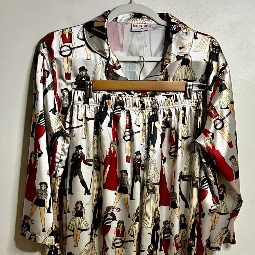 Taylor Swift M  Taylors version eras collection pajamas Size M - Picture 6 of 10